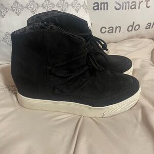 Very G Women's Black wedge  Sneakers